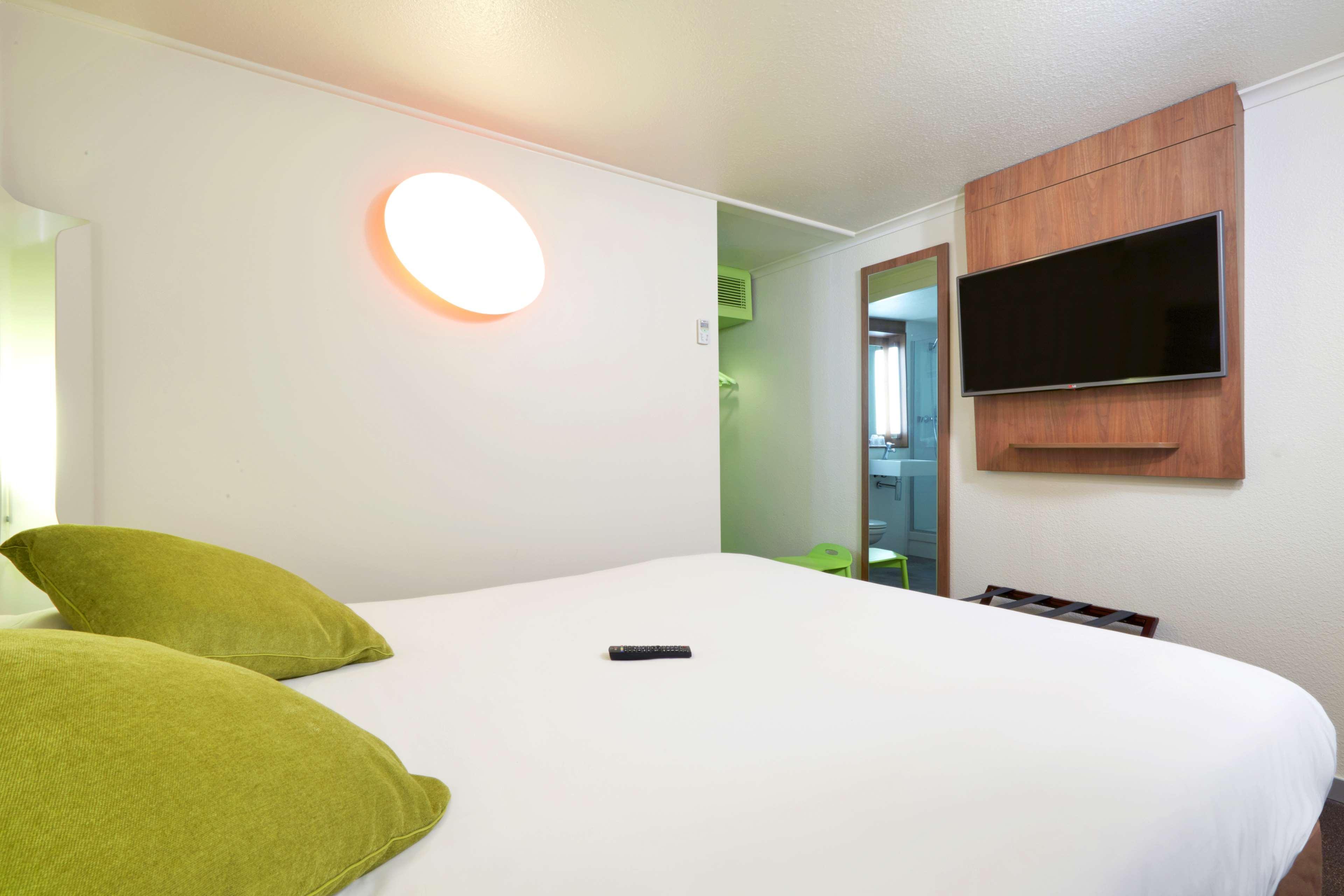 Hotel Campanile Montesson - Le Vesinet Zewnętrze zdjęcie