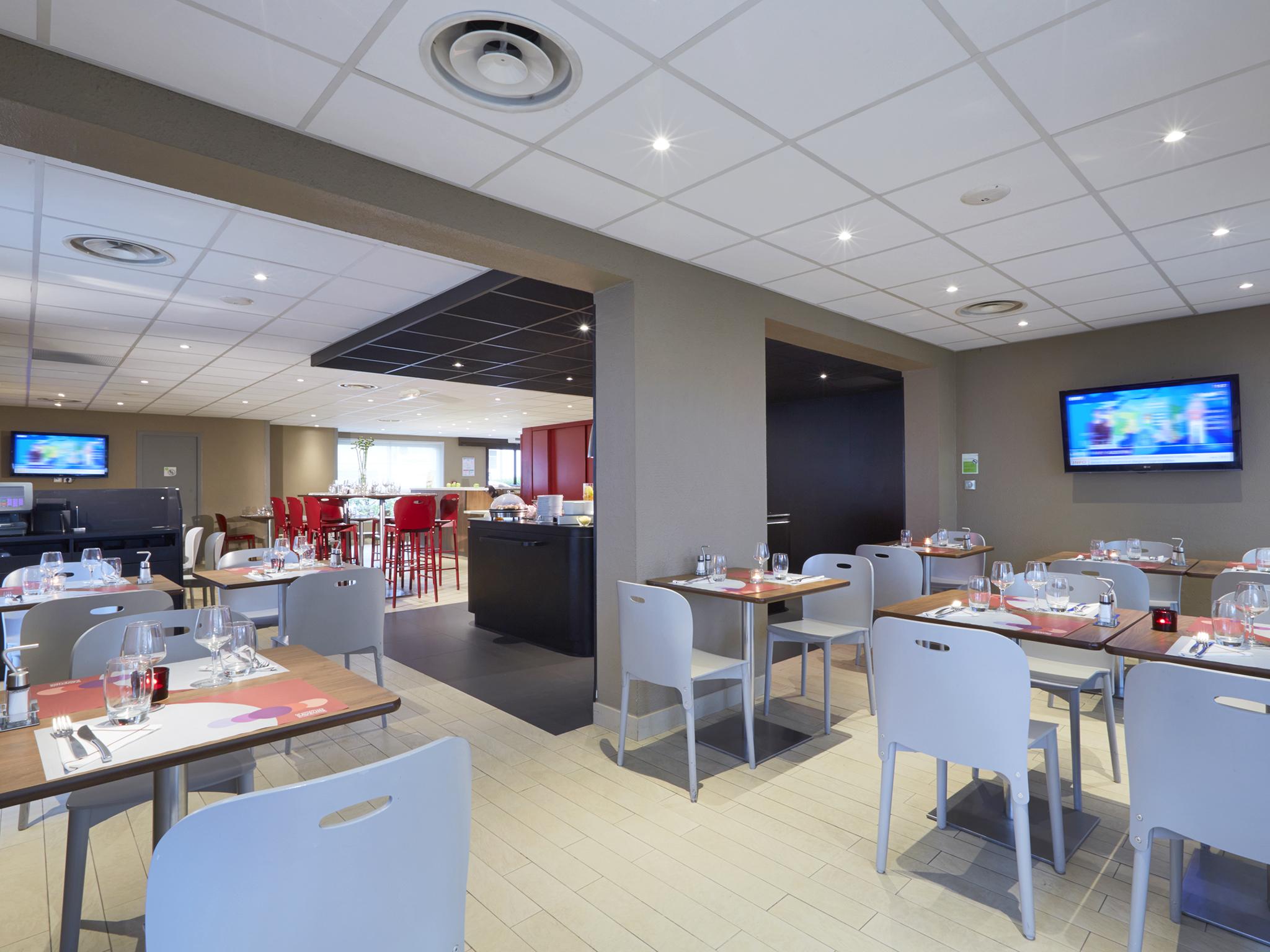 Hotel Campanile Montesson - Le Vesinet Zewnętrze zdjęcie
