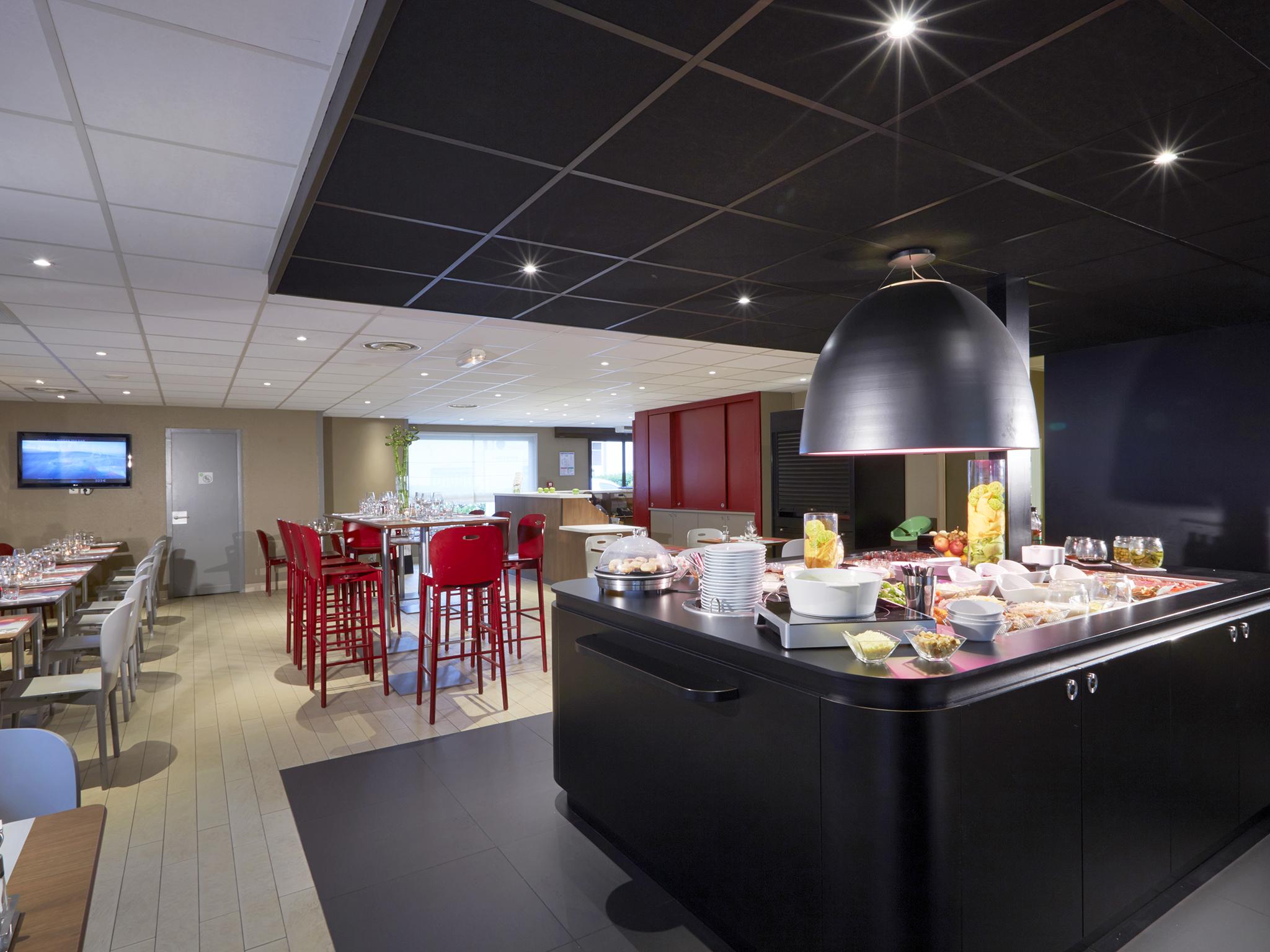 Hotel Campanile Montesson - Le Vesinet Zewnętrze zdjęcie