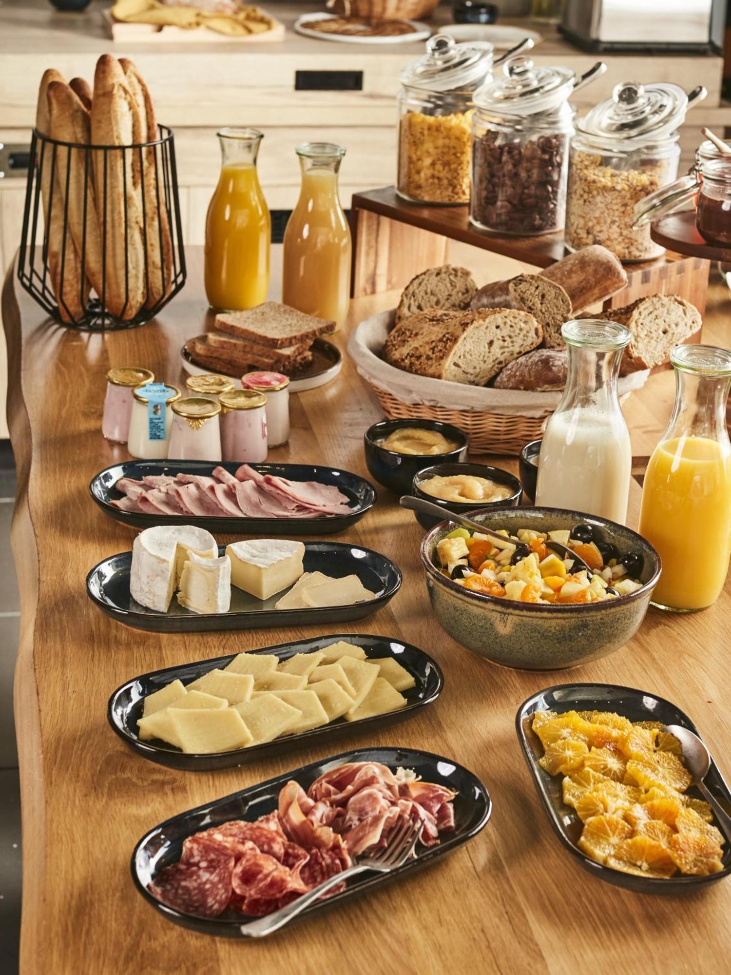 Hotel Campanile Montesson - Le Vesinet Zewnętrze zdjęcie